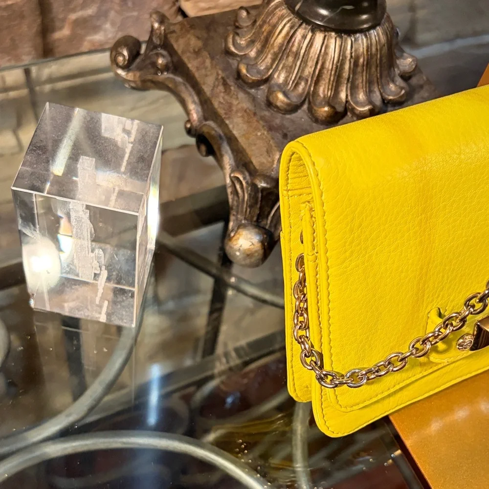 Vibrant Yellow Crossbody Bag with Chain Strap - Picture 4 of 11
